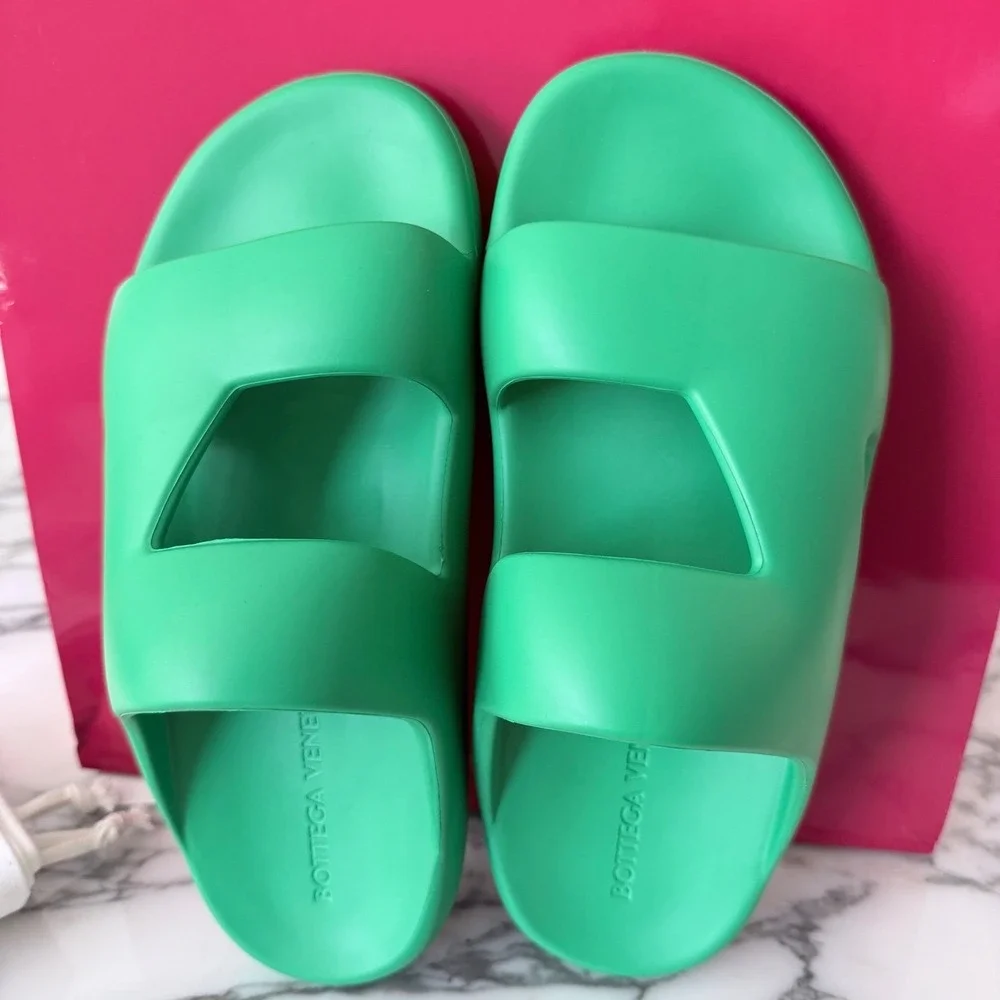 Bottega Veneta 690103‎ Men's Green Gel Rubber Sandals Shoes, Size 42